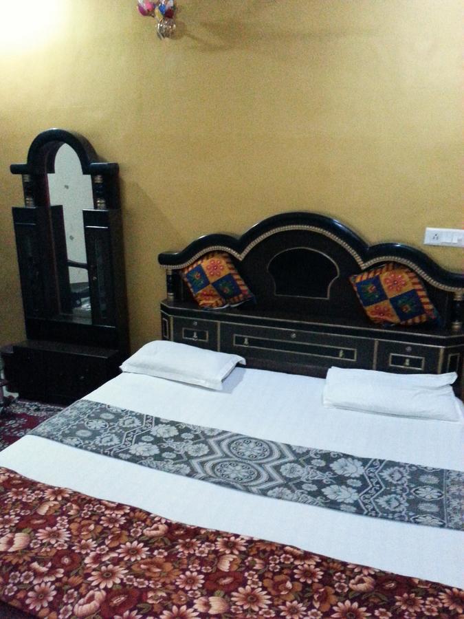 Hotel S D Palace *